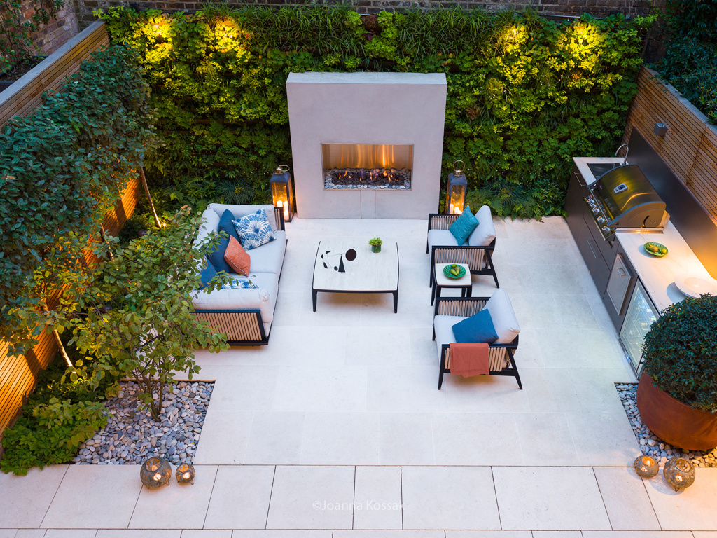 Contemporary Kensington Courtyard