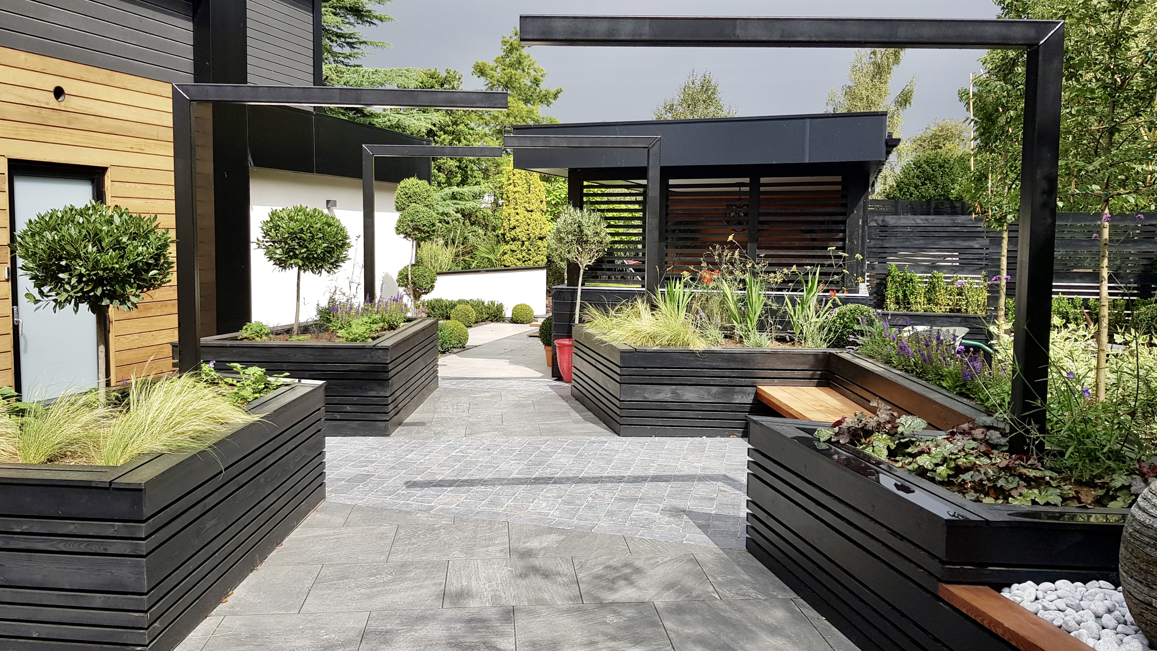 A contemporary courtyard garden with wheelchair accessibility